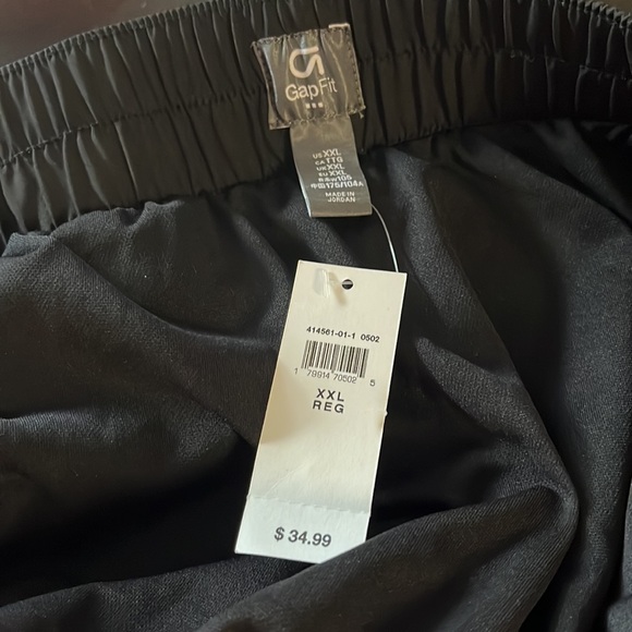 GapFit Black athletic shorts - Picture 5 of 6